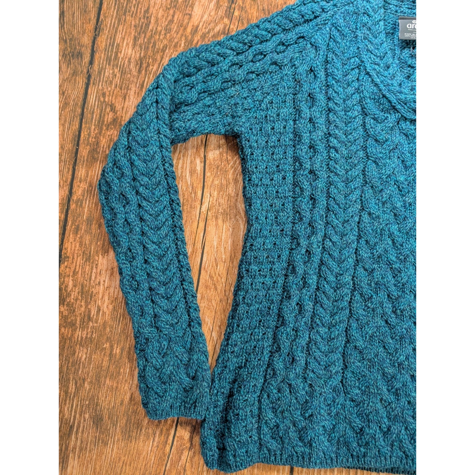 Nwt Aran Woollen Mills 100% Merino Cable-Knit Sweater Teal Blue Green V Neck — image 4 of 8
